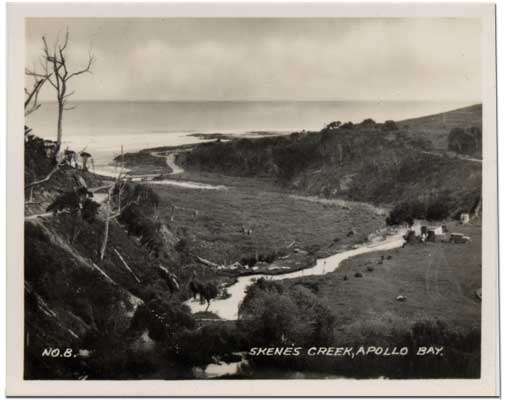 Apollo Bay Accommodation - Apollo's View - Cinema with surround sound
